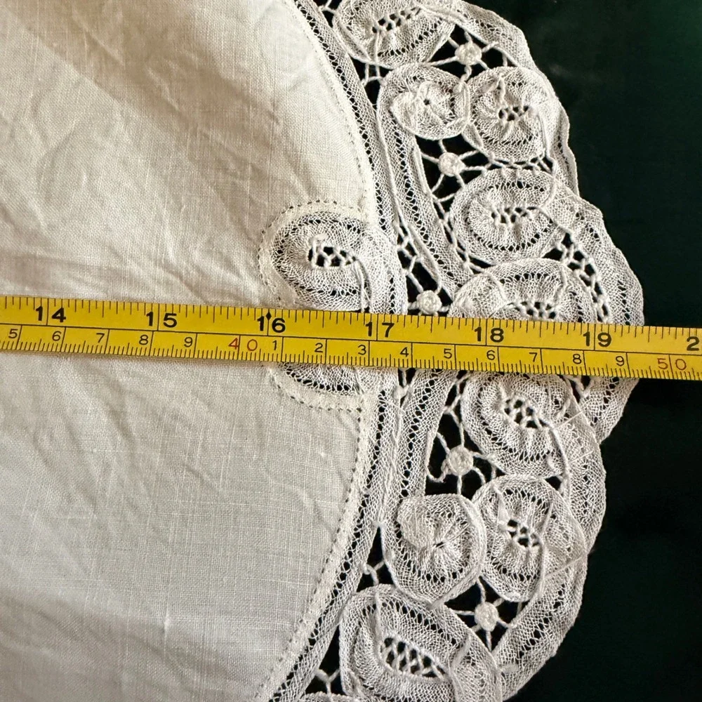 Vintage White‎ Linen Lace Doily Set Oval Round Table Linens 2pc